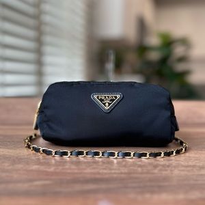 💯 AUTH Prada Pochette crossbody bag in black nylon with gold hardware